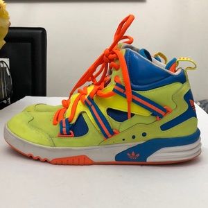 ADIDAS HIGH TOP BASKETBALL SNEAKERS MENS SIZE 9.5